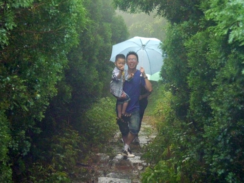 ��ҵ��Ǵ�������ɽ�������ˣ��ߵ���ɽ������������Ŷ����һ·���ź��ӣ�������ɡ���������ģ�ΰ��ĸ��ס���